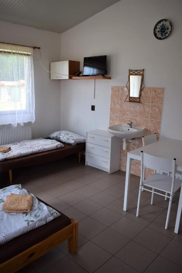 Marina Tynec N. L. - Kemp Týnec nad Labem Kültér fotó
